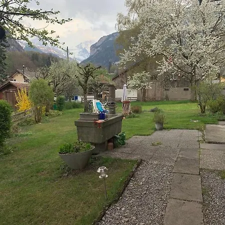 Heidi, 2 Schlafzimmer Grosser Garten Ferienhaus Wilderswil